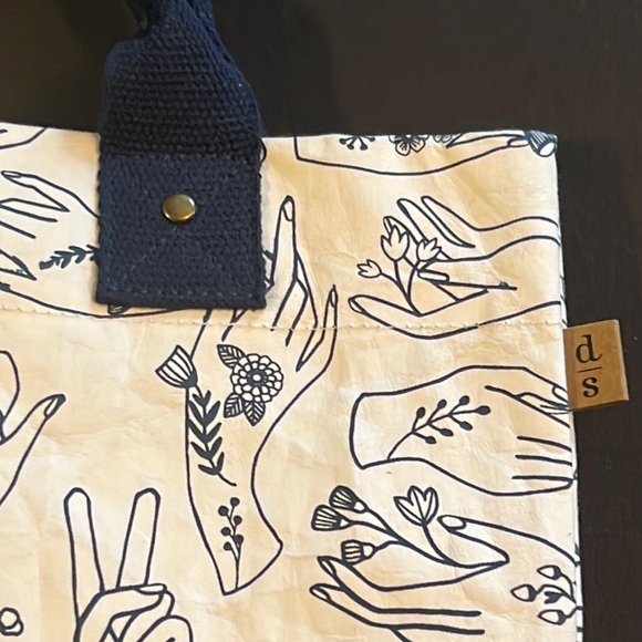 Victorian-esque “Show of Hands” paper kraft tote bag & matching key ring-NWT - Picture 4 of 12